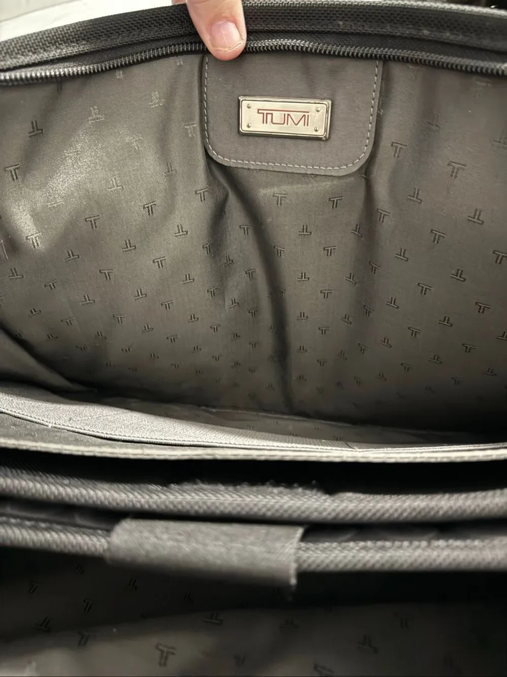 TUMI Ballistic Nylon Expandable Laptop Shoulder Carry On Bag Satchel 18